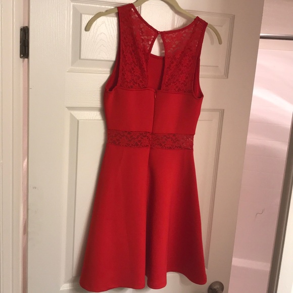 Little red dress - Picture 2 of 2